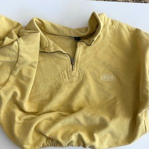 BDG YELLOW CROPPED SWEATSHIRT